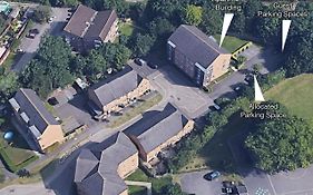 2 Bed 2 Bathroom Apartment Free Parking